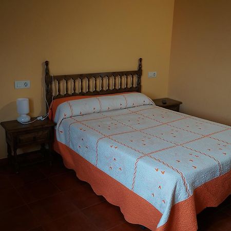 Hostal Camino Real Calzadilla de la Cueza Exterior photo